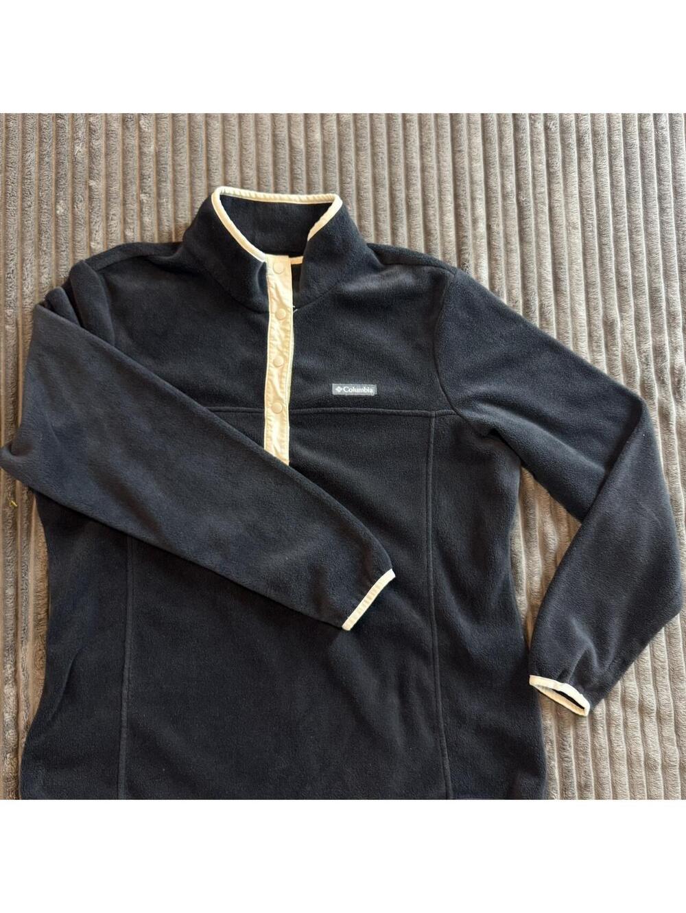 Columbia Sportswear Men's Black and Navy Jacket